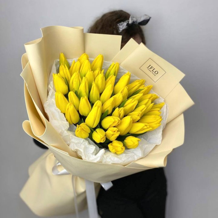 51 жёлтый тюльпан в Краснодаре