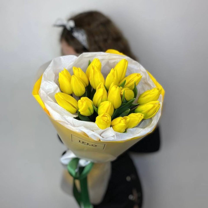  19 жёлтых тюльпанов в Краснодаре
