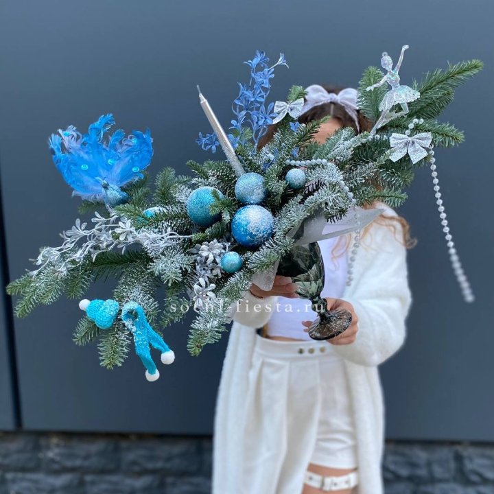 Композиция в бокале голубая в Краснодаре