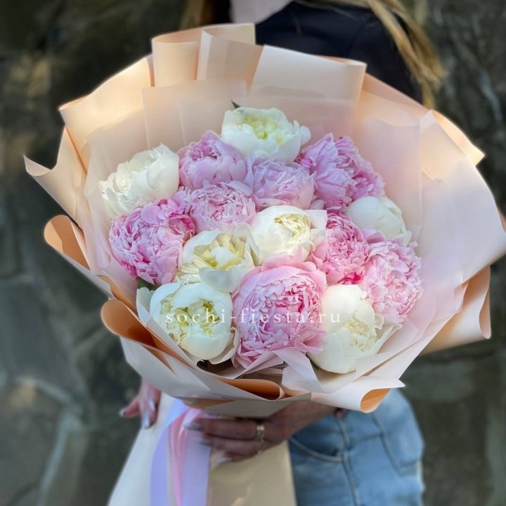 Букет 15 зефирных пионов в Краснодаре