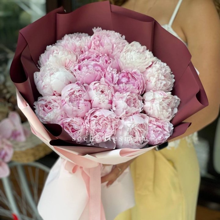 Букет 17 зефирных пионов в Краснодаре