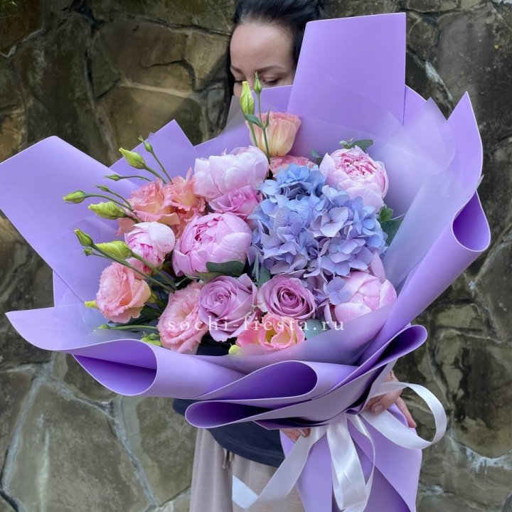 Букет с пионами "Блю логан" в Краснодаре