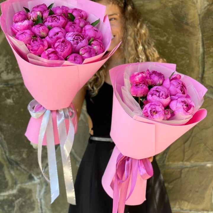 Букет ярких пионов  в Краснодаре