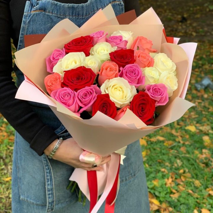 25 роз "Карусель" в Краснодаре