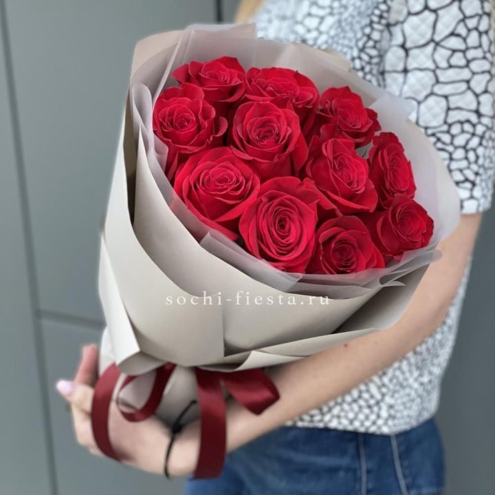 Букет красных роз "Рози" в Краснодаре