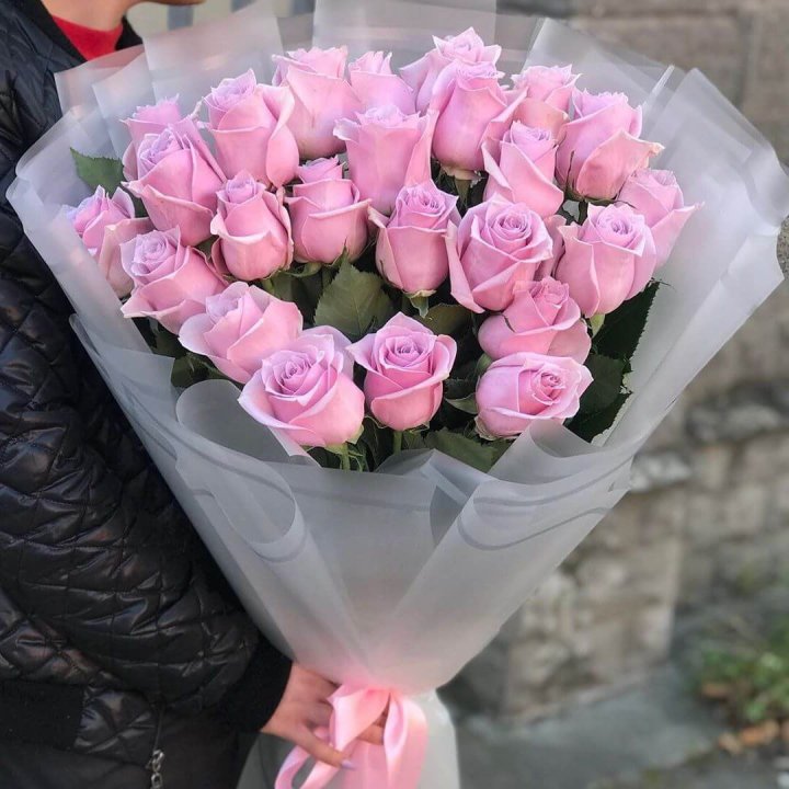 25 высоких розовых роз в Краснодаре