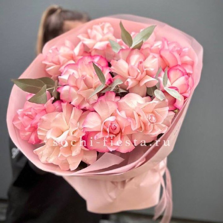 Нежно- розовые французские розы Венди в Краснодаре