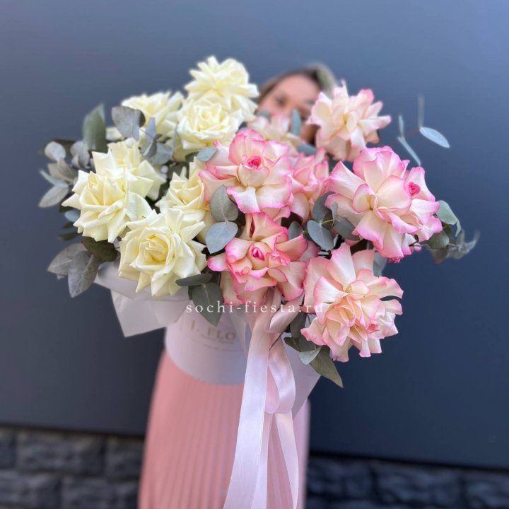 15 Французских роз в боксе в Краснодаре