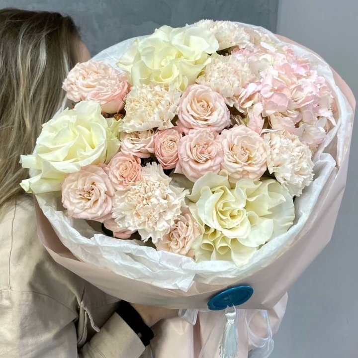 Дизайнерский букет "Джентел" в Краснодаре