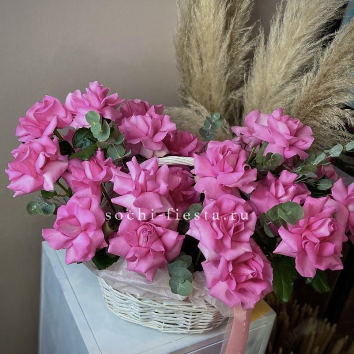 25 роз в цветочной корзине Пинк в Краснодаре