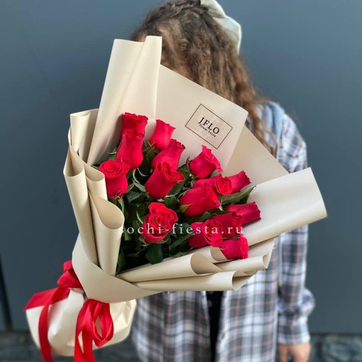 15 красных роз в Краснодаре