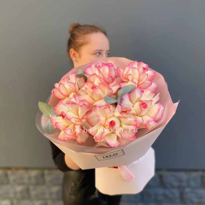 7 французских роз Джумилия в Краснодаре