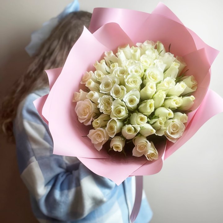 Букет из 51 белой розы (Кения) в Краснодаре