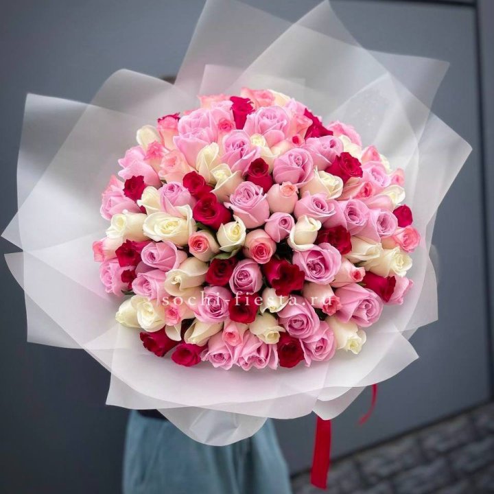 101 разноцветная роза "Карусель" в Краснодаре