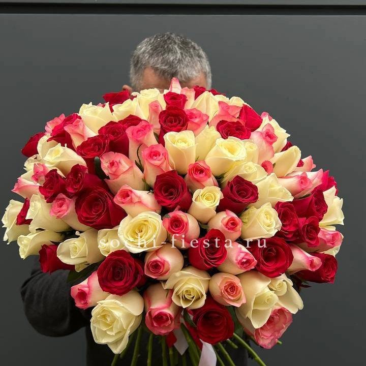 101 разноцветная роза "Джули" в Краснодаре