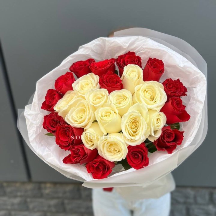 27 роз микс в Краснодаре