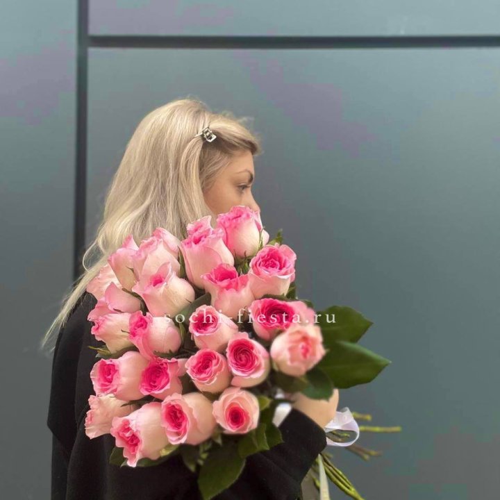  25 розовых роз в Краснодаре