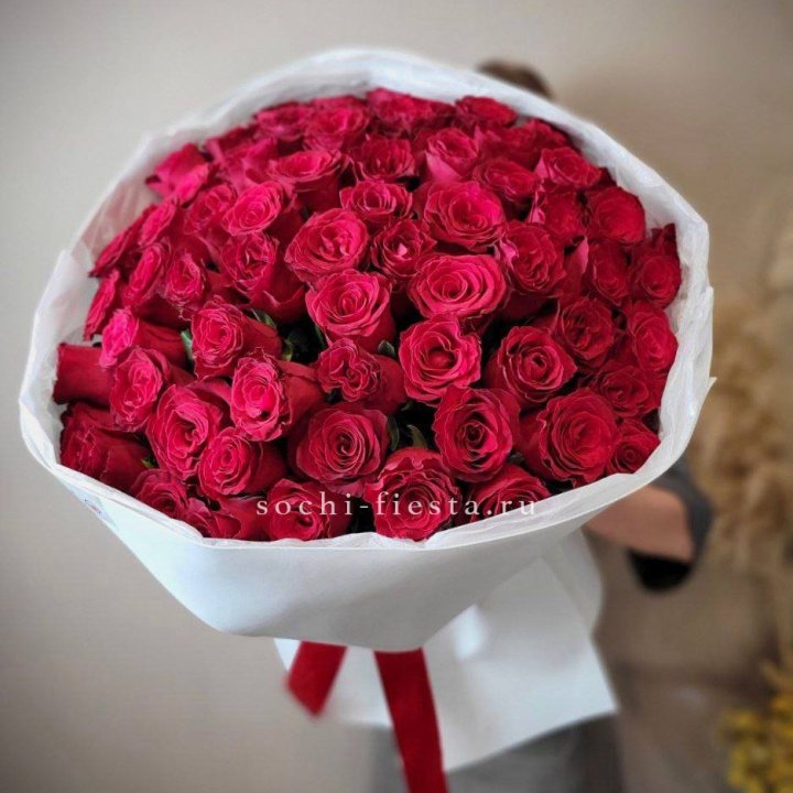 65 красных роз вайт в Краснодаре