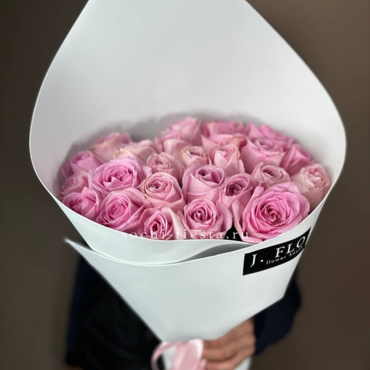 25 розовых роз в Краснодаре