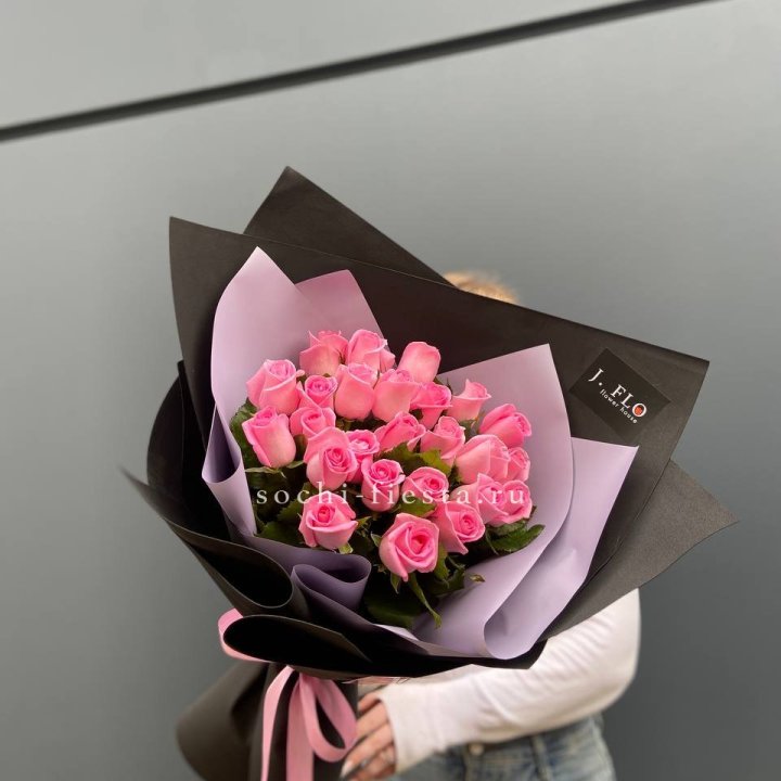 19 розовых роз  в Краснодаре