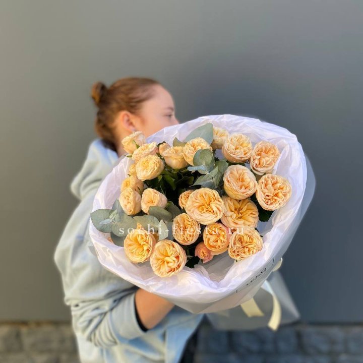 7 пионовидных роз в Краснодаре