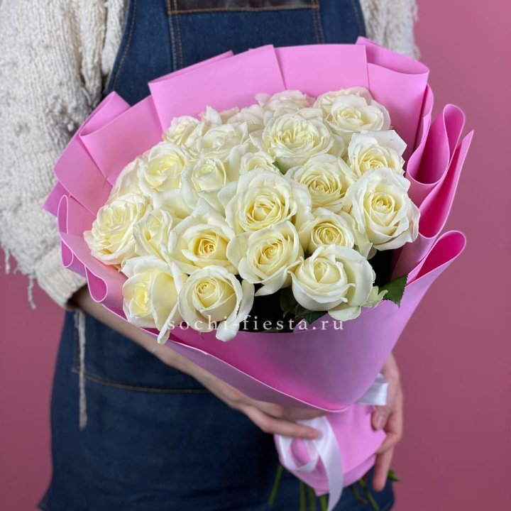 25 белых роз в Краснодаре