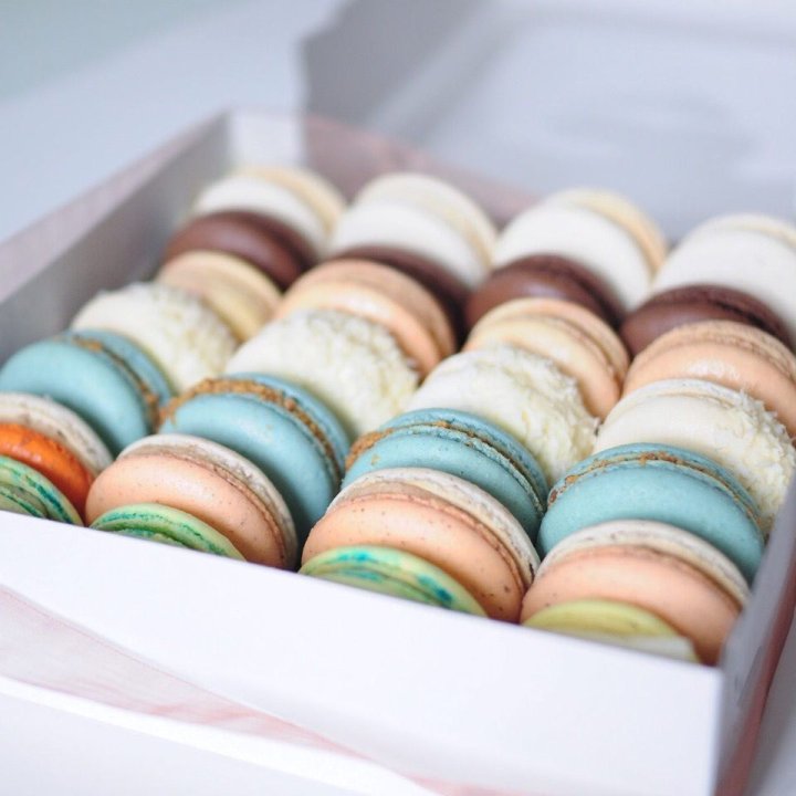 Коробка макаронс 25 шт. в Краснодаре